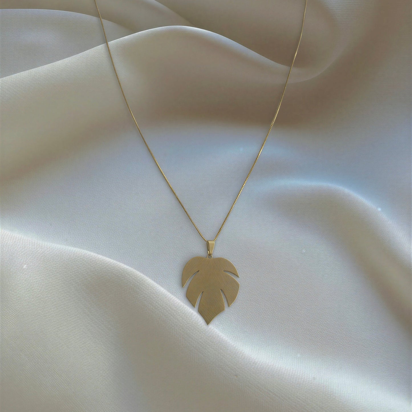 Collar hoja - 45 cm