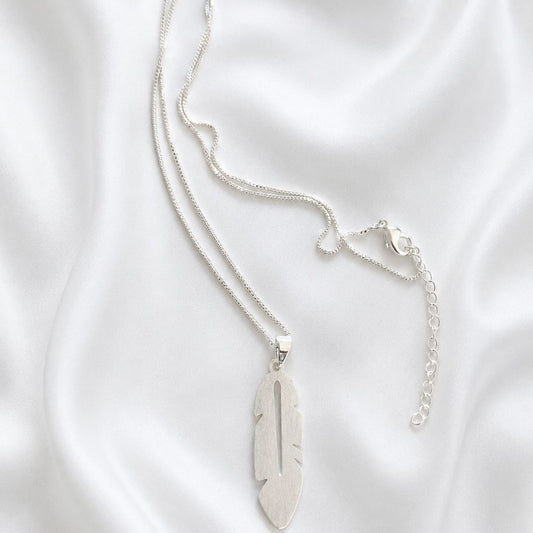 Collar veneciana con plumas - 45 cm