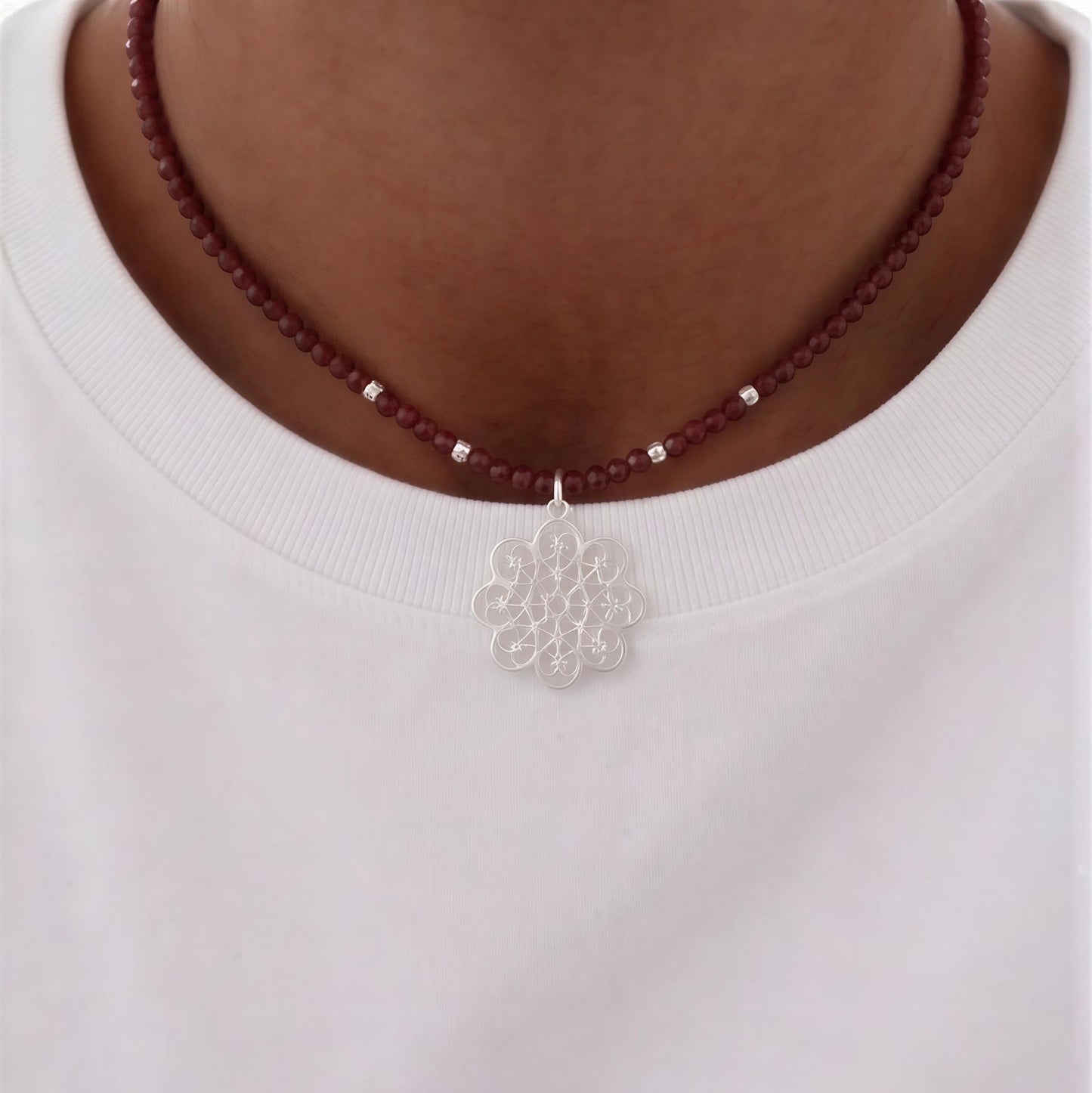 Choker micro cristal burdeo - Mándala - 38 cm
