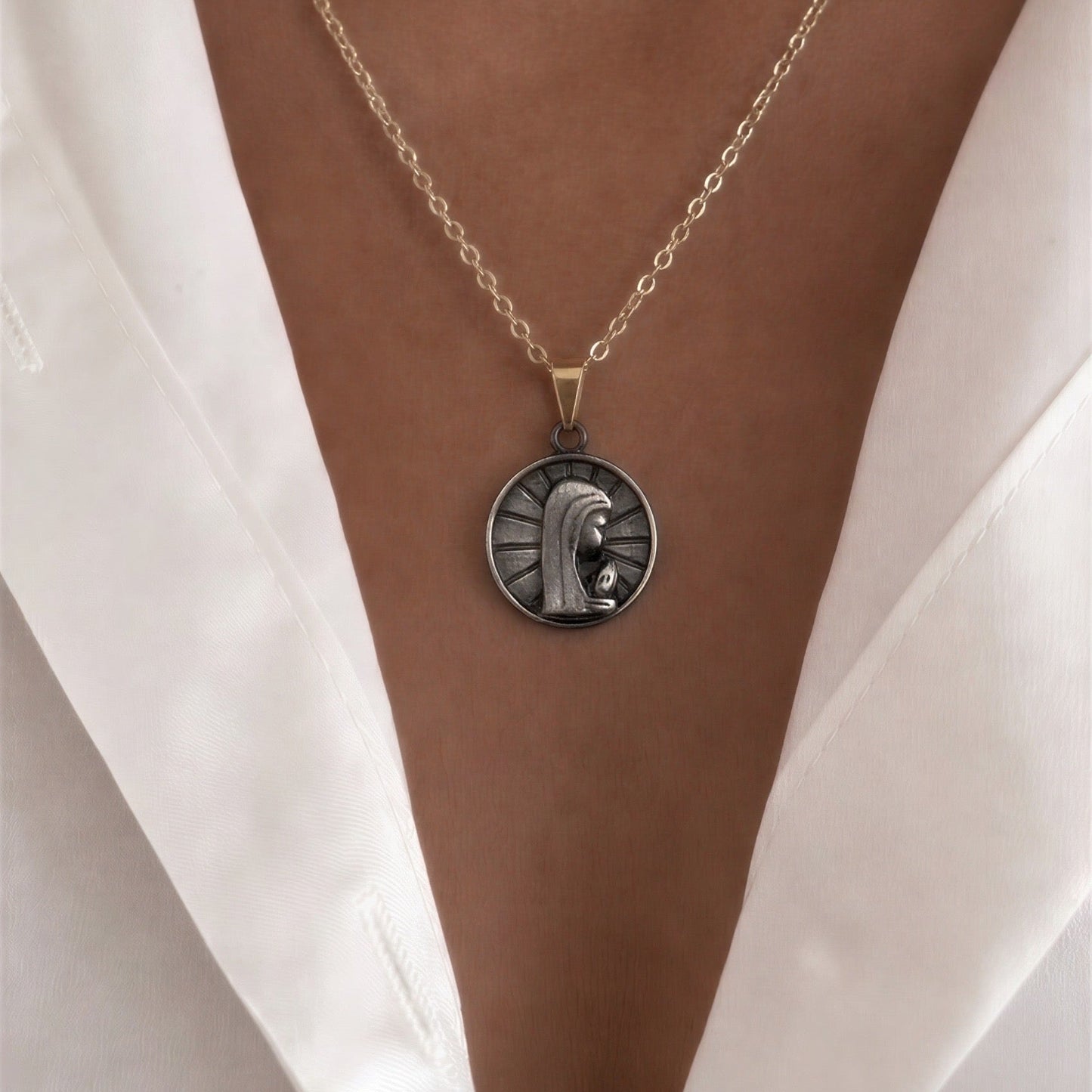 Collar virgen niña - Plata envejecida -  45 cm
