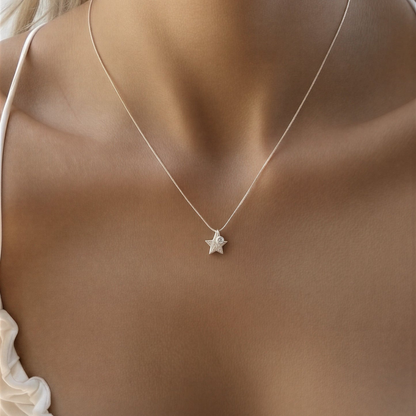 Collar punto de luz - Estrella - 46 cm