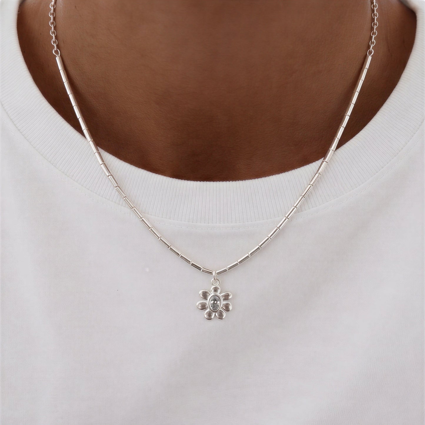Collar mostacilla - Flor circón - 47 cm