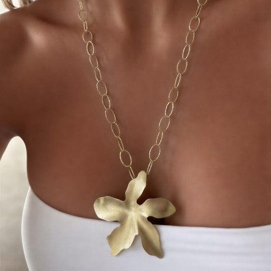 Collar con flor - 47 cm