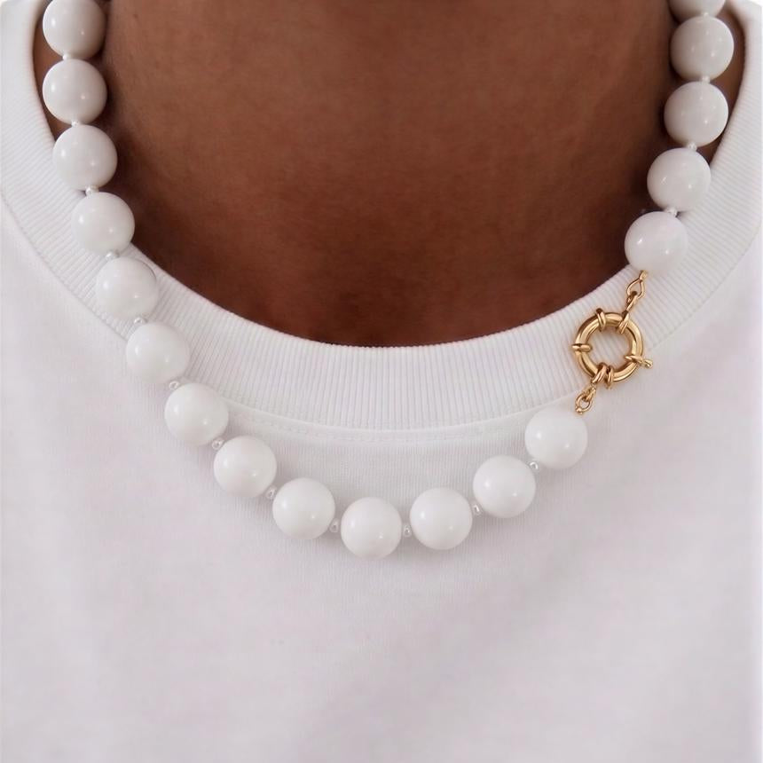 Collar Pelotitas Blanco - Broche timón pequeño -  50 cm