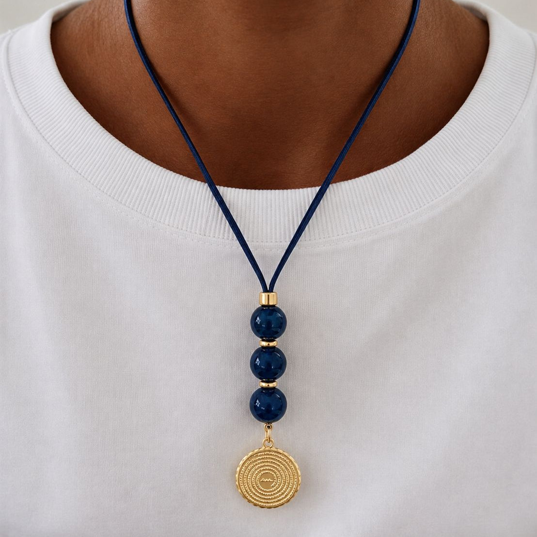 Collar Gamuza azul con nudo - Padre nuestro - 45 cm