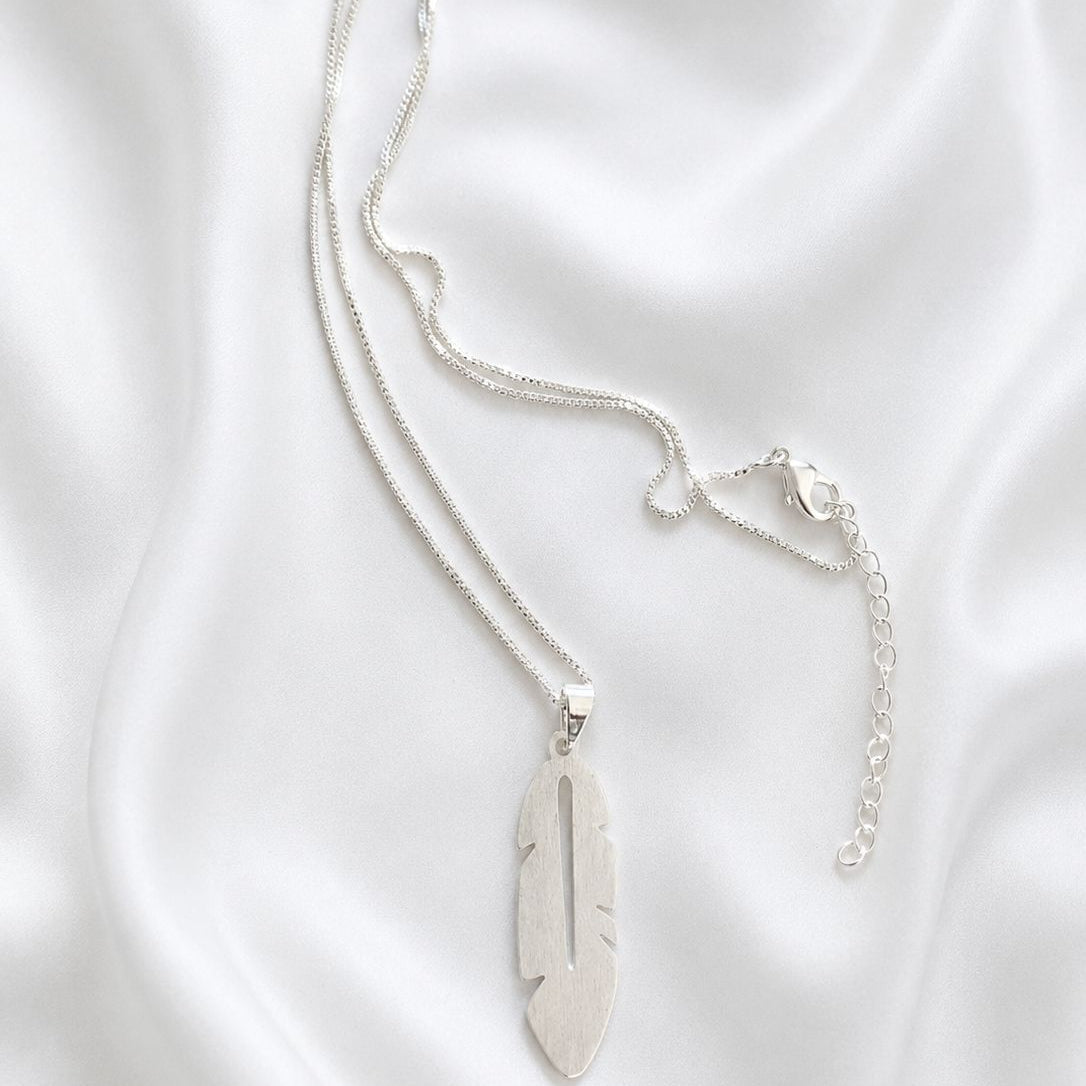 Collar veneciana con plumas - 45 cm