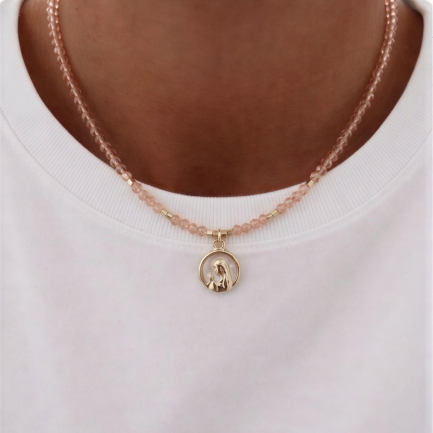 Choker micro cristal rosado- Virgen niña nacar  - 38 cm