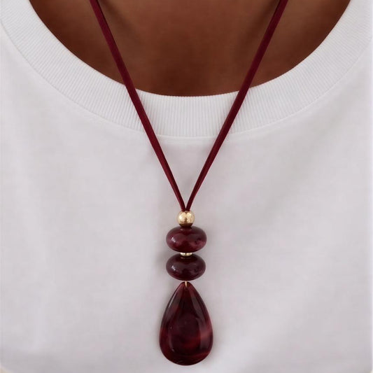 Collar Gamuza burdeo con nudo - 45 cm